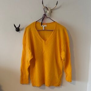 Banana Republic Bright Yellow V-Neck cachemire Sweater